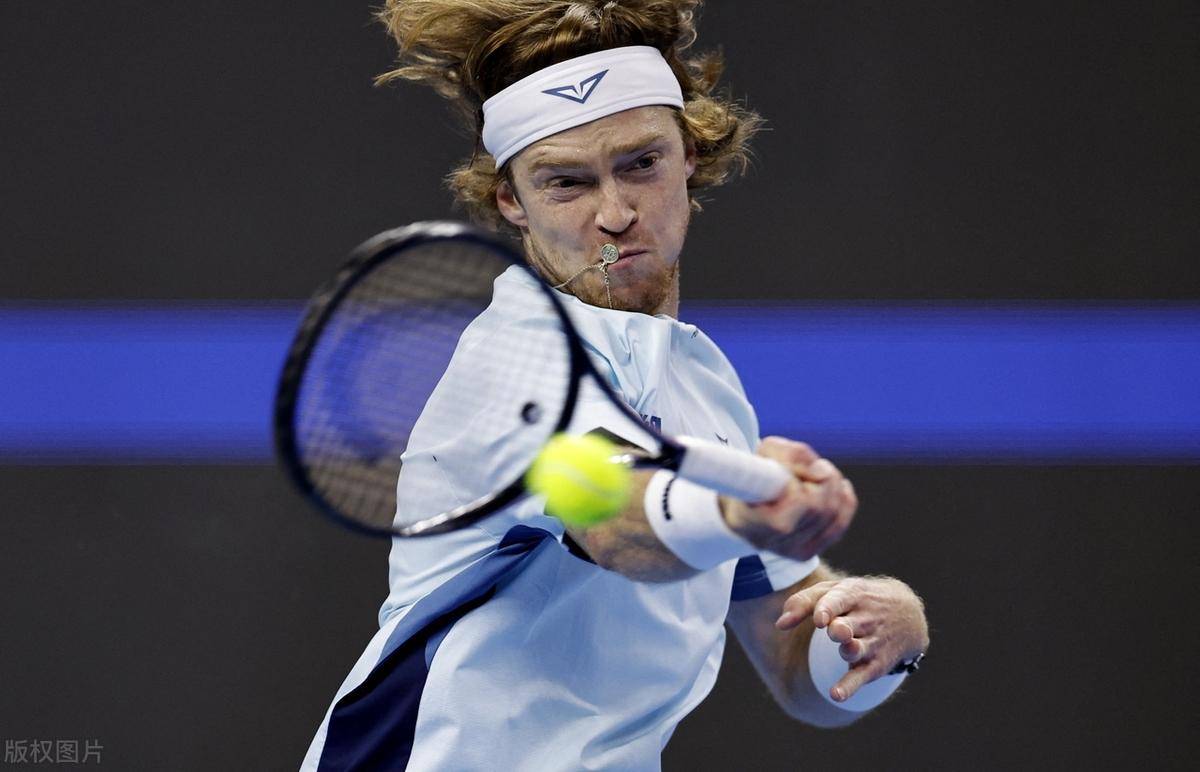 竞争激烈的 竞争激烈的