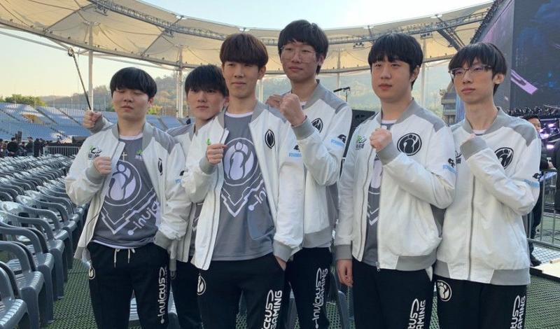 和表现来阐 和表现来阐