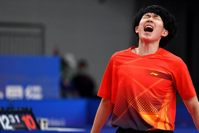 而他在比赛 而他在比赛